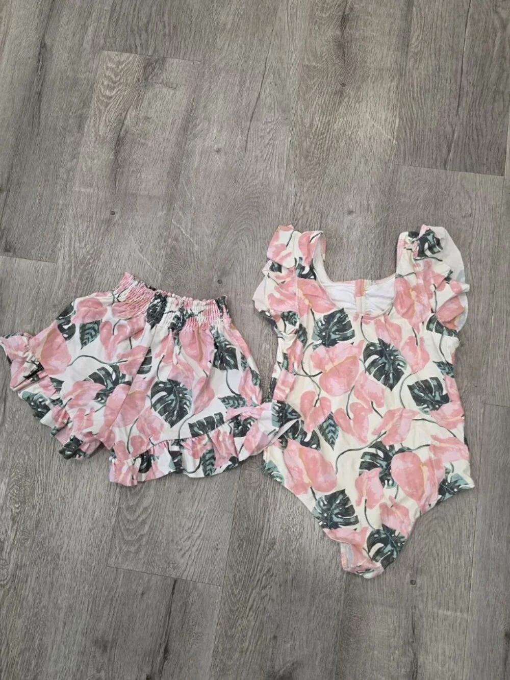 Jessica Simpson Girls Tropical Leaf Print One-Piece Swimsuit Ruffle Shorts Set S